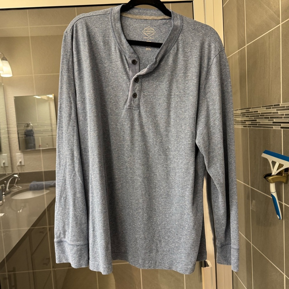 Men’s long sleeve shirt